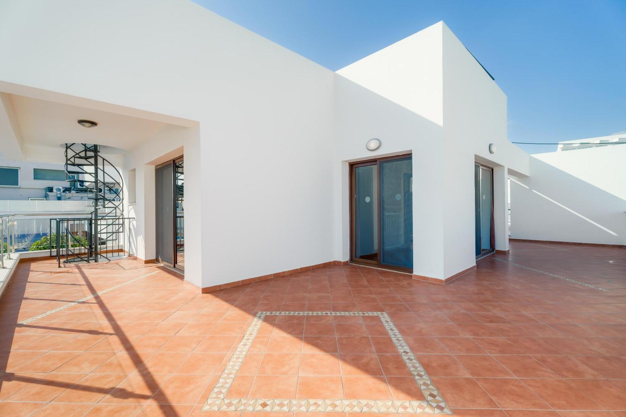 Seafront Villa *