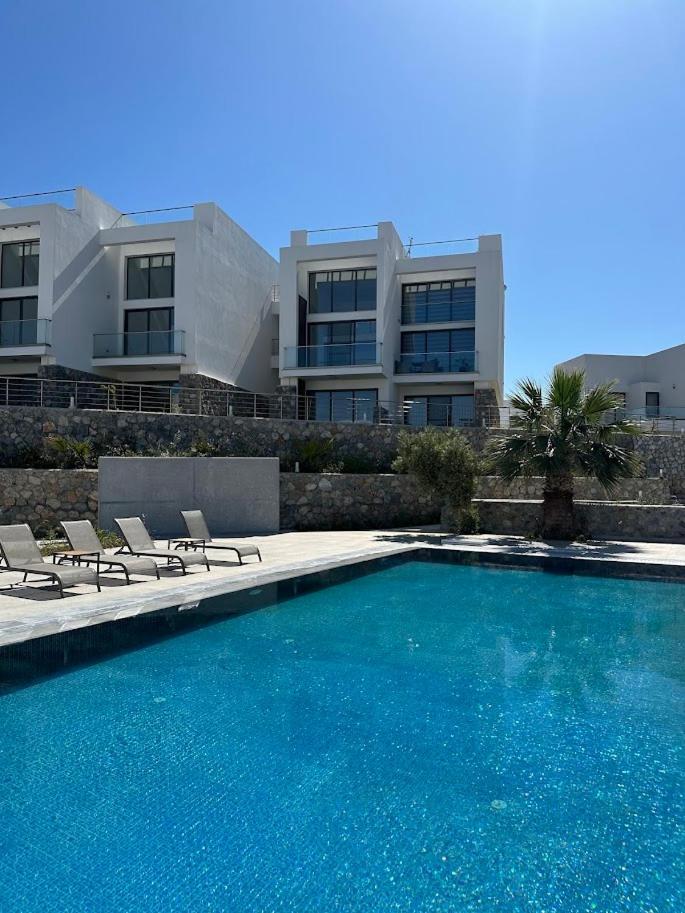 Apartamento Penthouse I Sjokanten Pa Dejablue Kyrenia (Northern Cyprus)