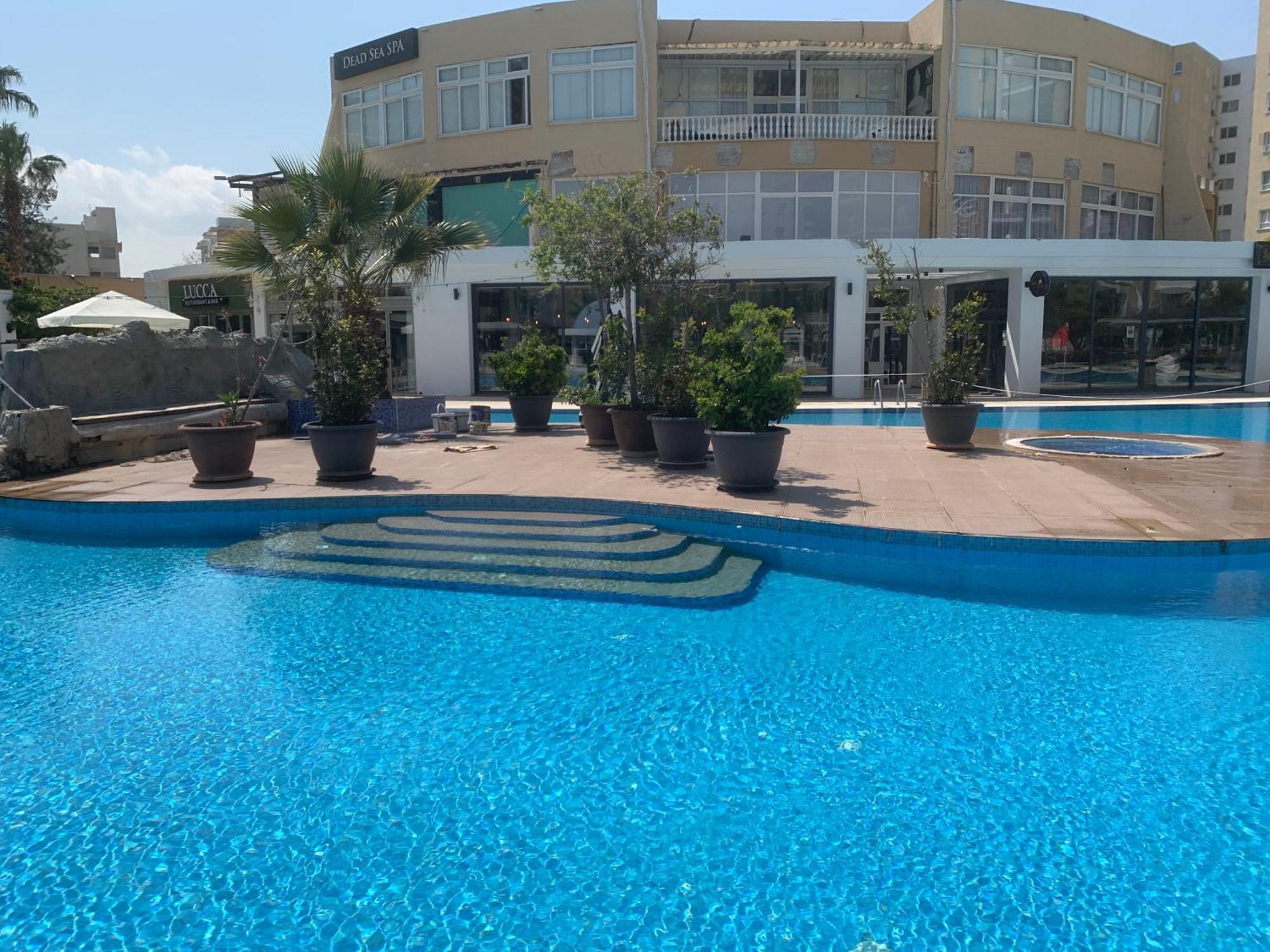 Apartment Flat In Caesar