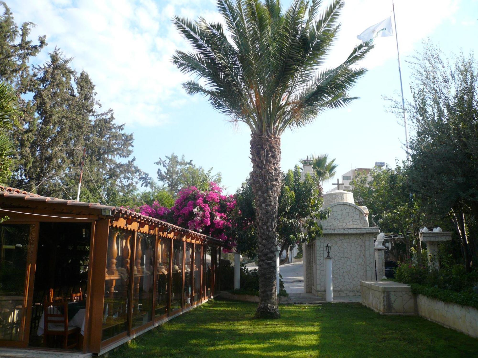 Aparthotel Greenfields Country Club Limassol