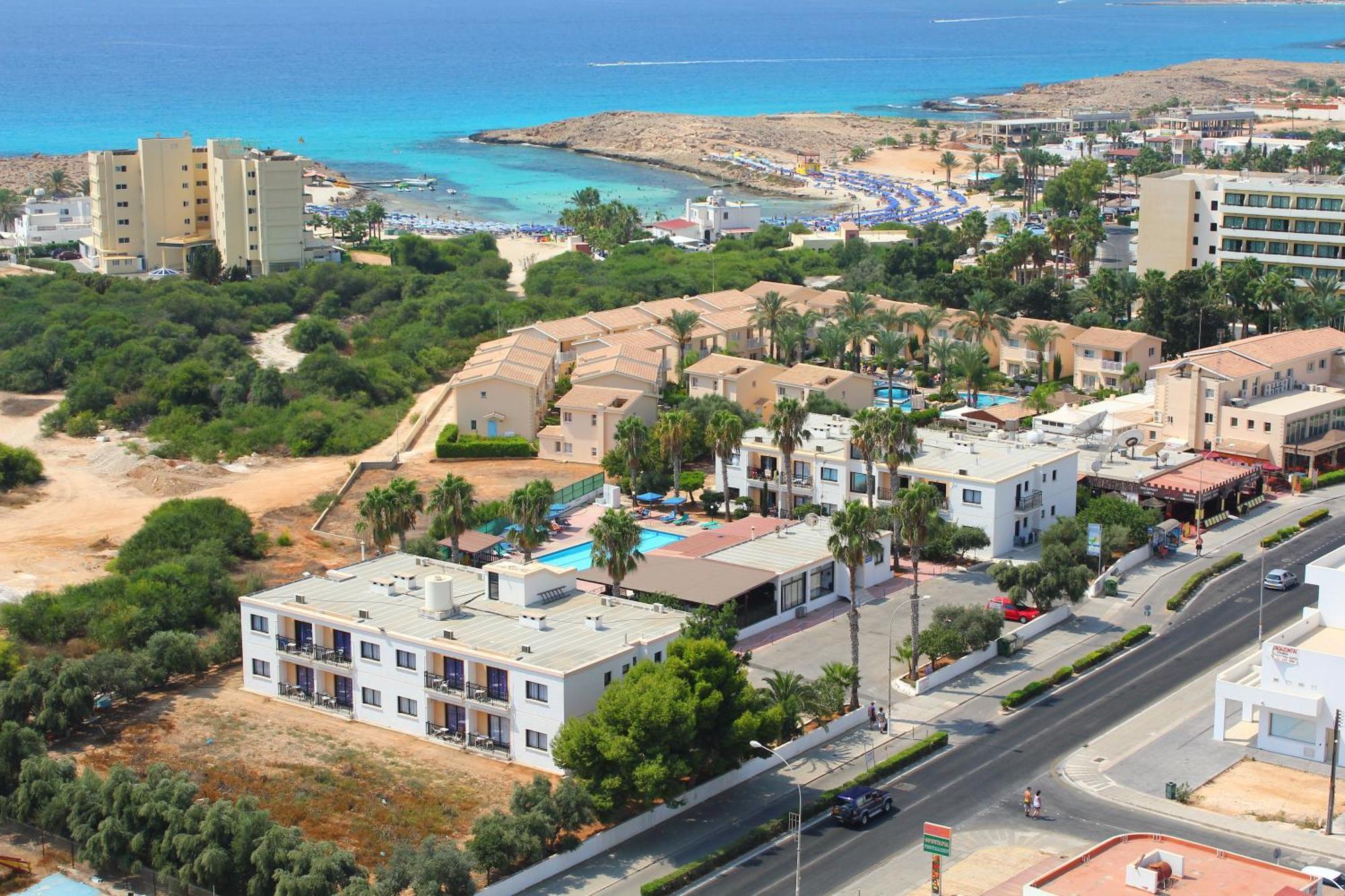 Aparthotel Carina