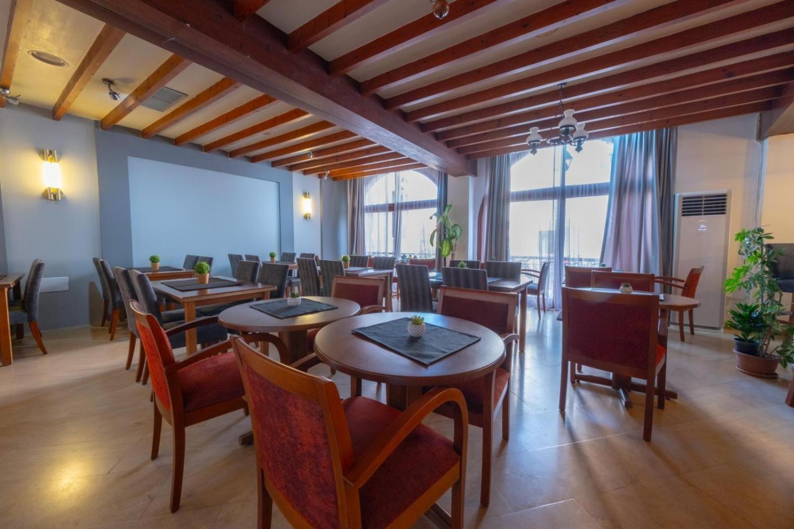 Hotel Kyrenia British Harbour