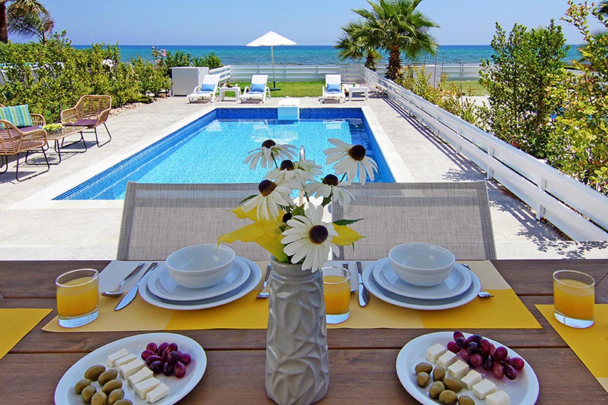 Villa Ivory - Seafront Ayia Napa