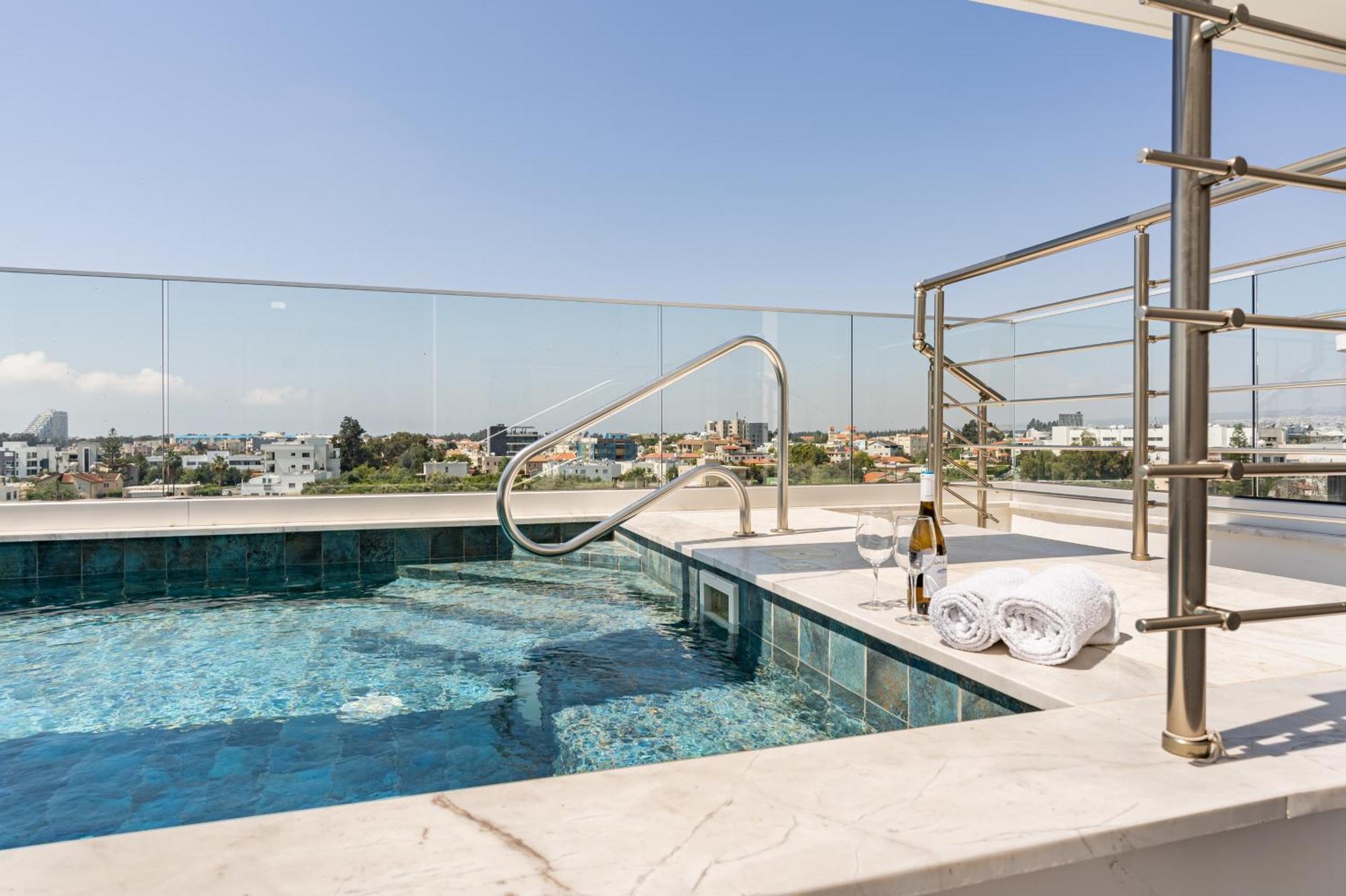 Appartement Yamas Urban Living Zakaki Pool Penthouses & *