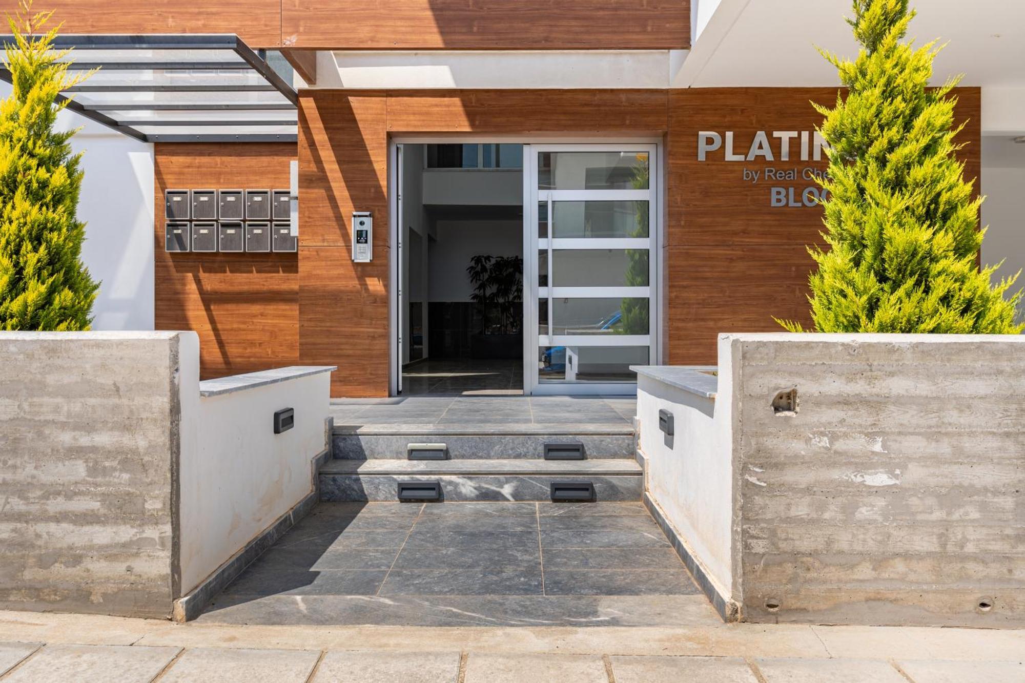 Appartement Yamas Urban Living Zakaki Pool Penthouses & Limasol