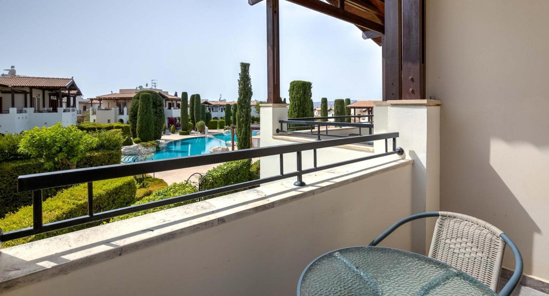 Apartment Modern Db12 - Aether, Overlooking Communal Pool In Heart Of Aphrodite Hills