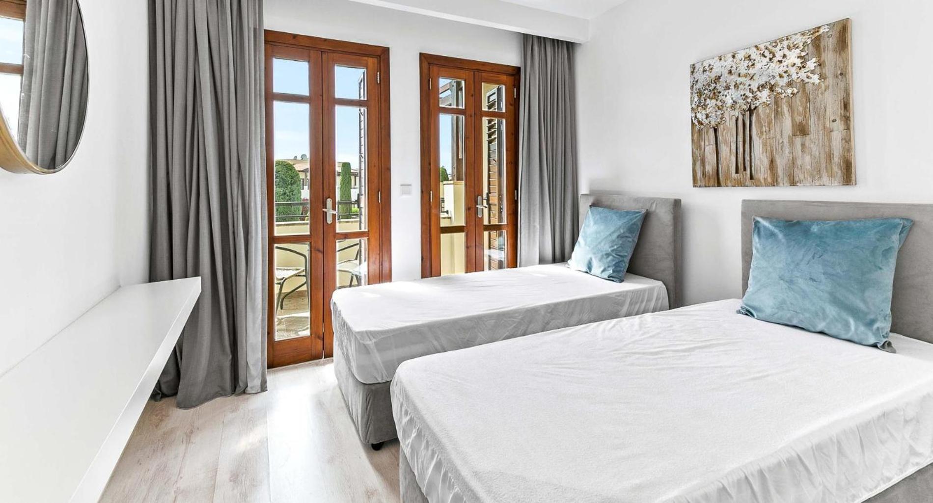 Apartment Modern Db12 - Aether, Overlooking Communal Pool In Heart Of Aphrodite Hills *