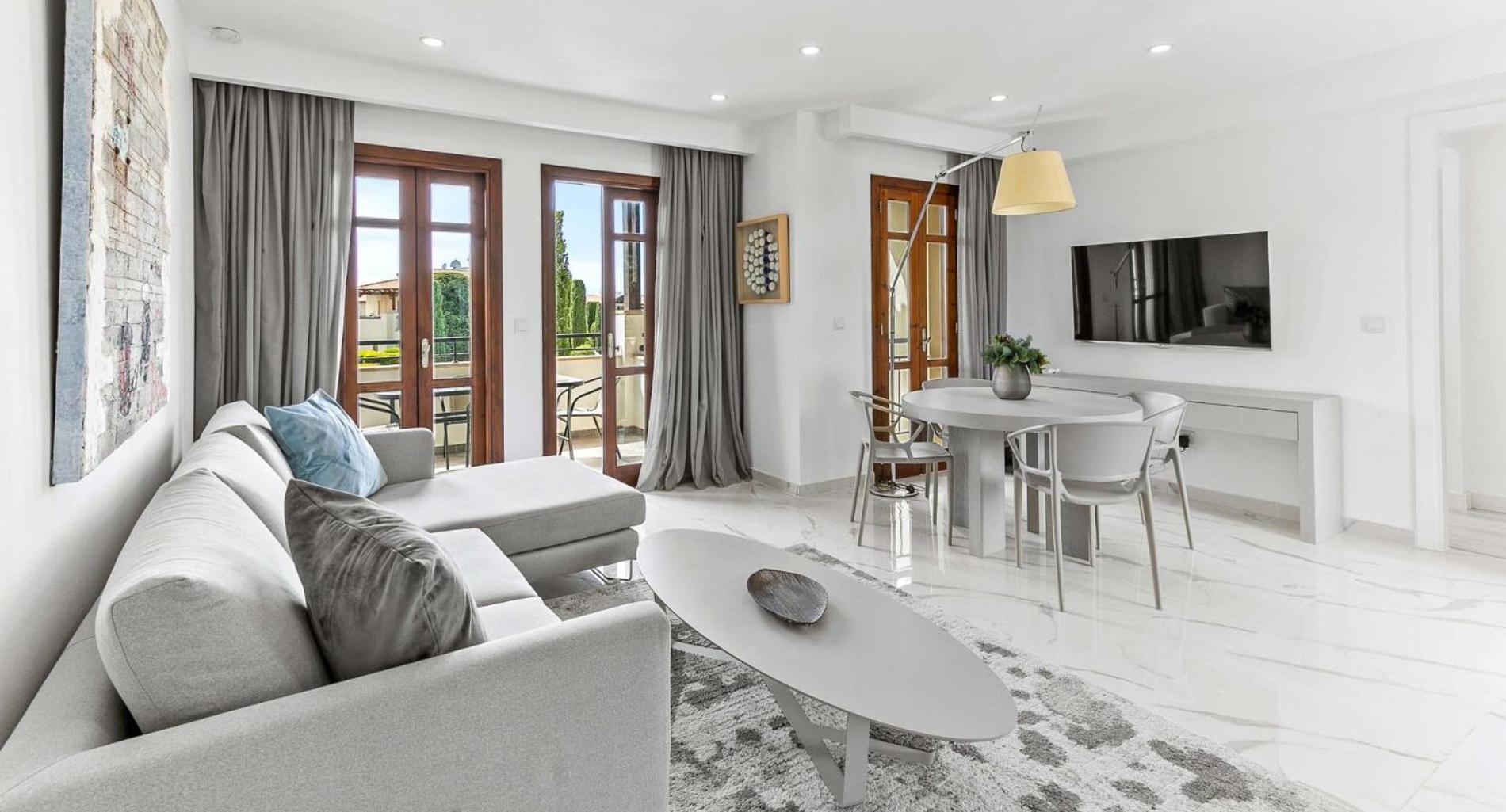 Apartment Modern Db12 - Aether, Overlooking Communal Pool In Heart Of Aphrodite Hills *
