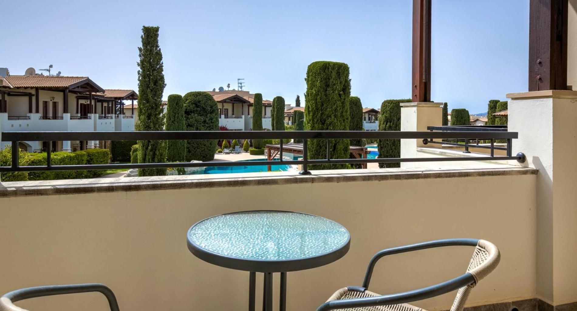 Apartment Modern Db12 - Aether, Overlooking Communal Pool In Heart Of Aphrodite Hills *