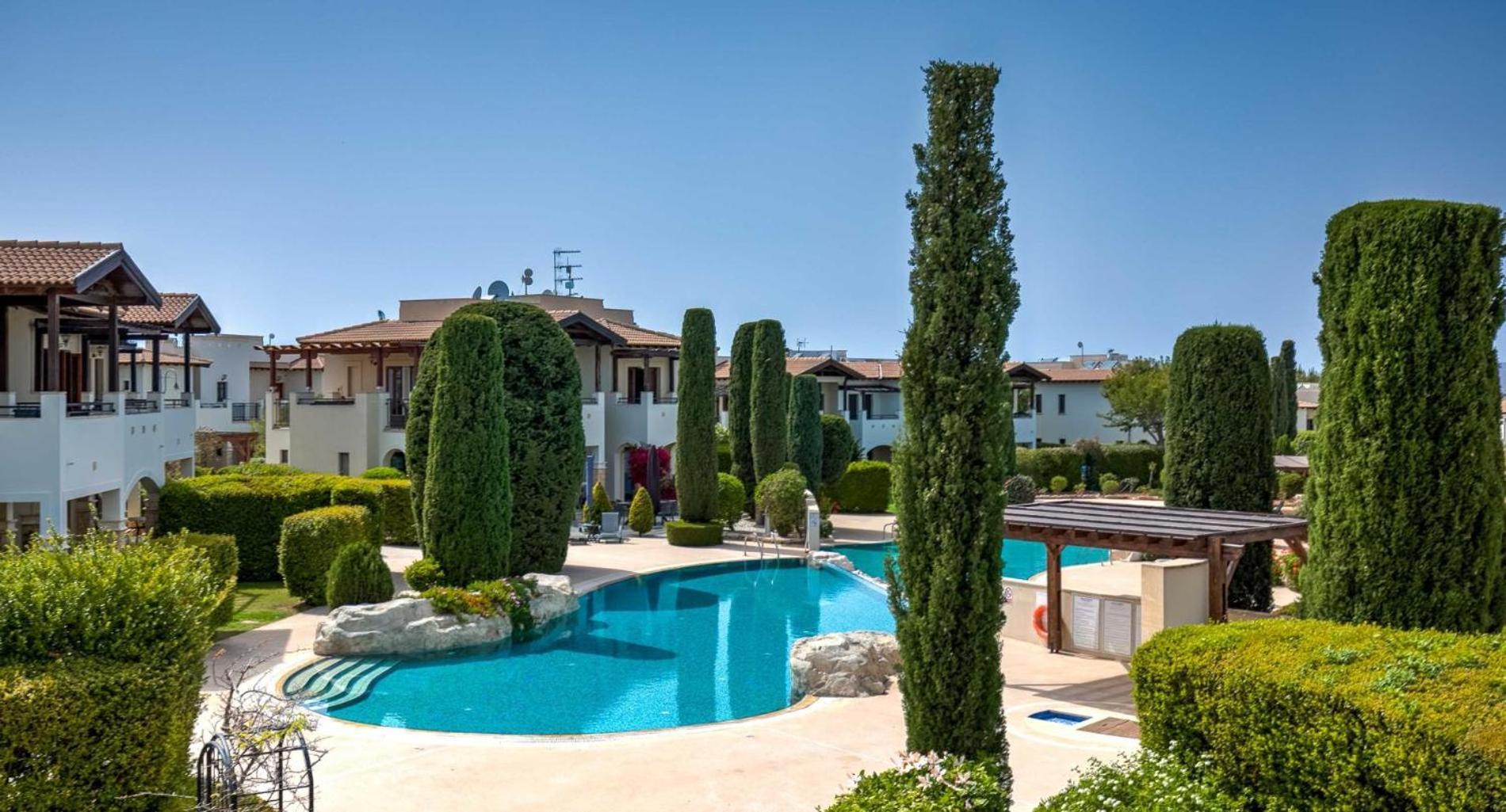 Modern Db12 - Aether, Overlooking Communal Pool In Heart Of Aphrodite Hills
