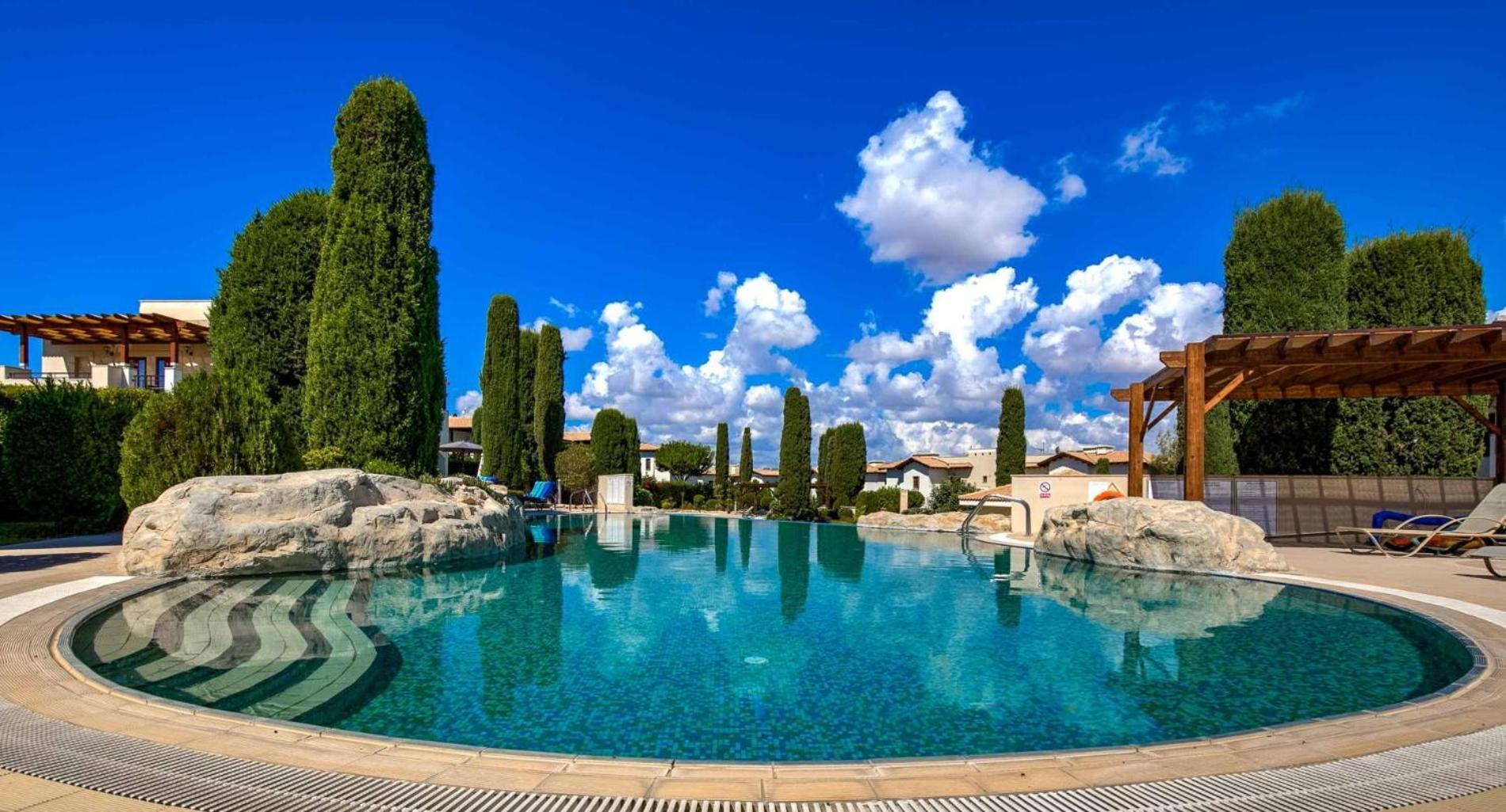 Apartment Modern Db12 - Aether, Overlooking Communal Pool In Heart Of Aphrodite Hills Kouklia