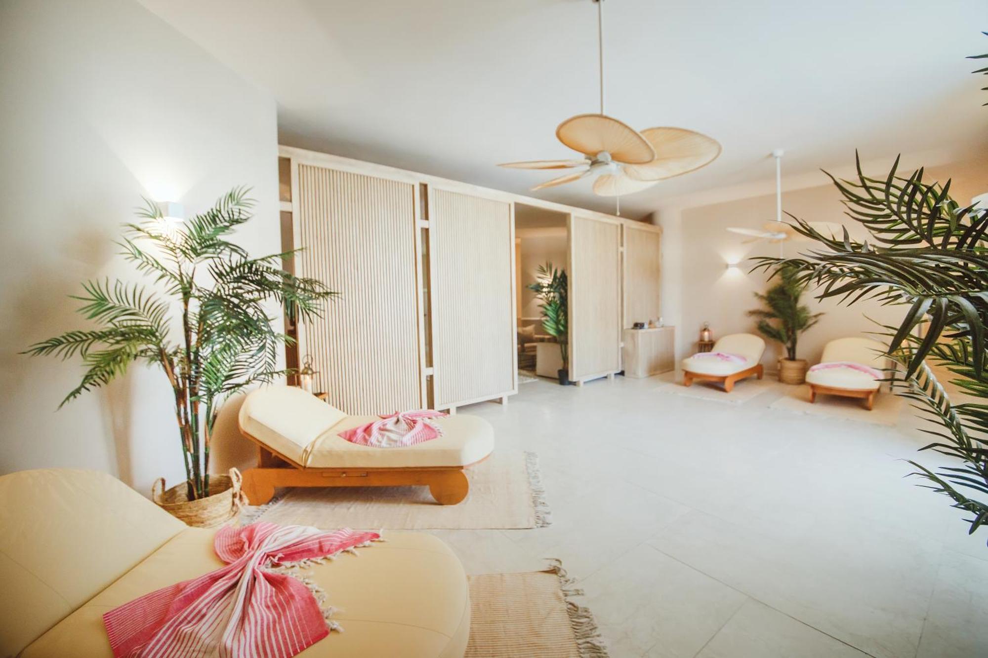 Stunning 2 Bedroom In 5-star Trikomo
