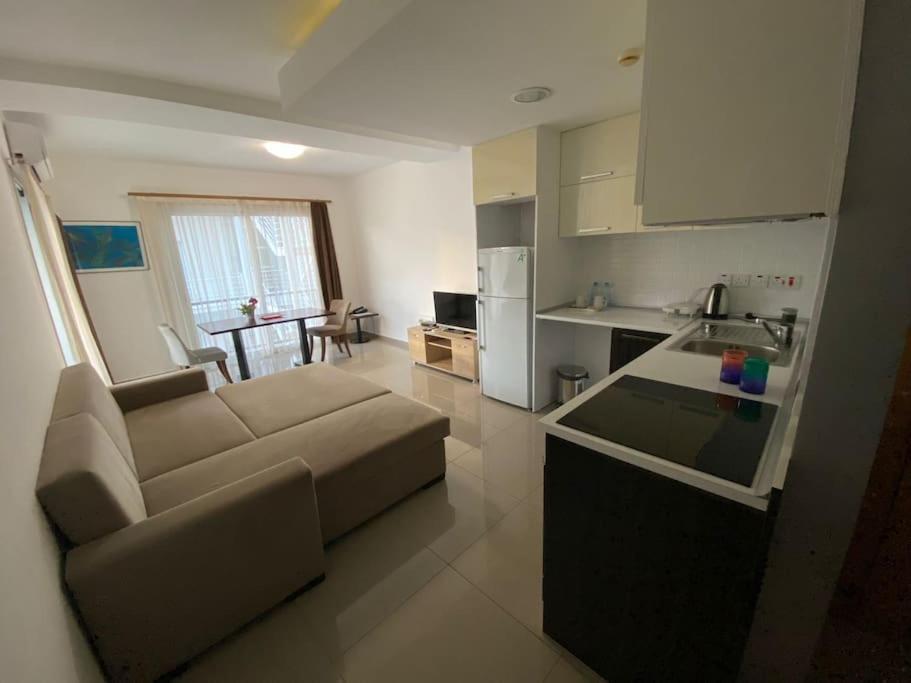 Apartment Private Flat In Famagusta Center With Perks *