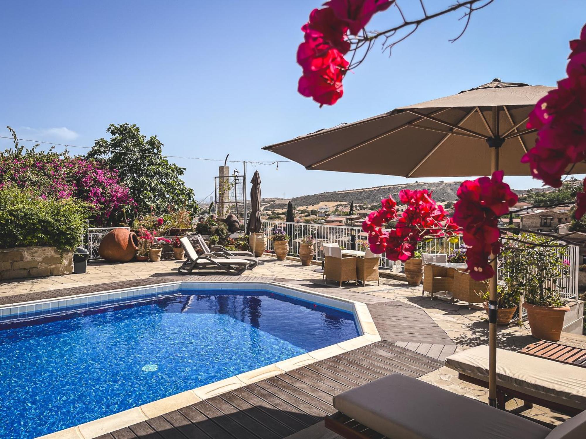 Cyprus Villages & Restaurant - Location - - With Access To Pool And Stunning Views Country house *