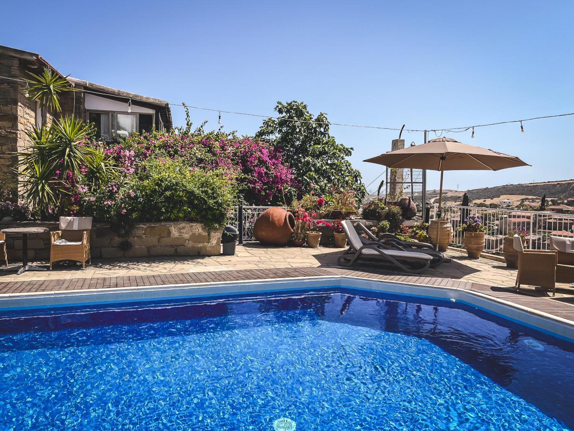 Cyprus Villages & Restaurant - Location - - With Access To Pool And Stunning Views Country house