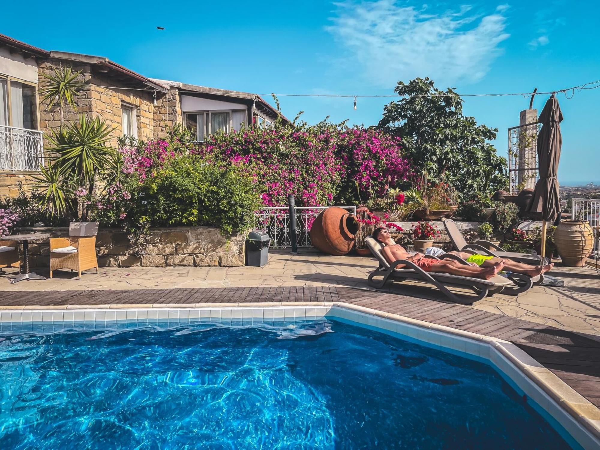 Country house Cyprus Villages & Restaurant - Location - - With Access To Pool And Stunning Views Tochni
