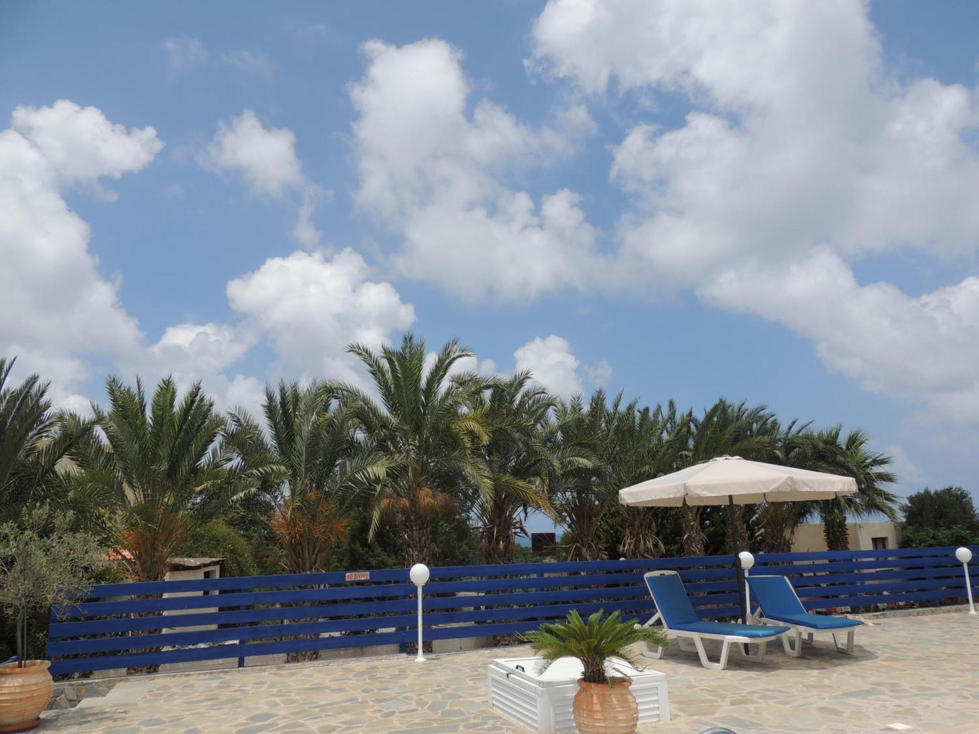West End Hotel Peyia