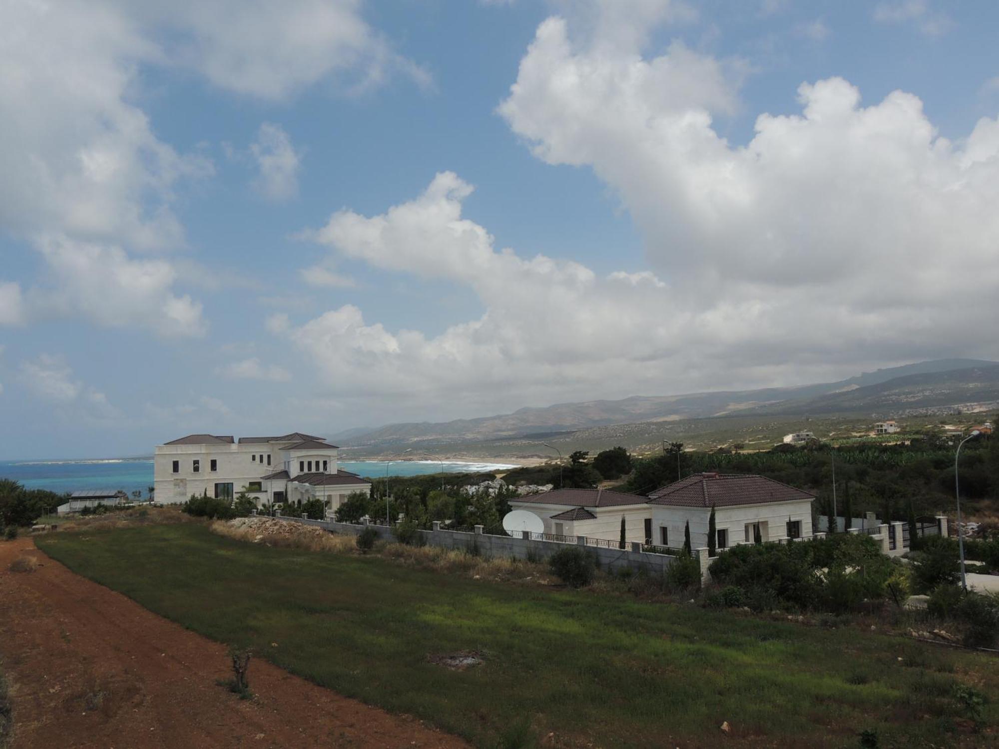 West End Peyia