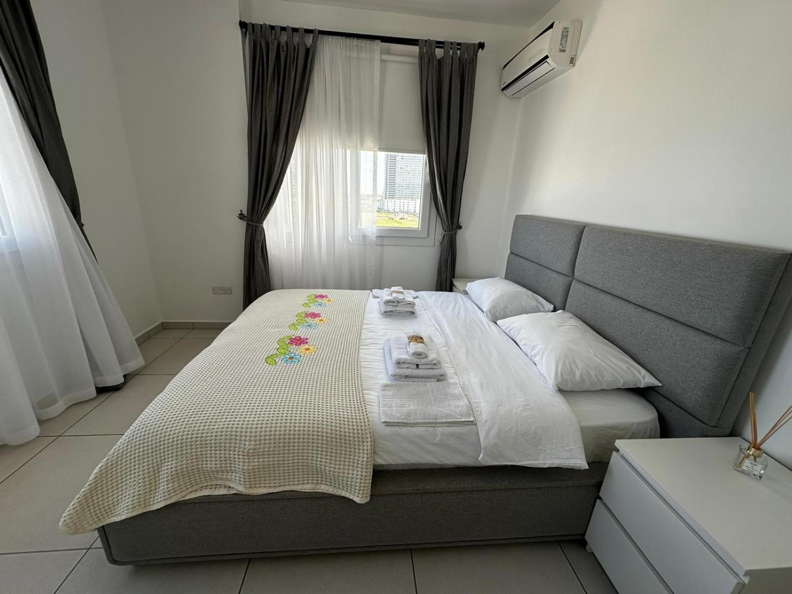 Royal Sun Sitesi ,2 Yatak Odali Deniz Manzarali Daire,iskele Longbeach Apartment