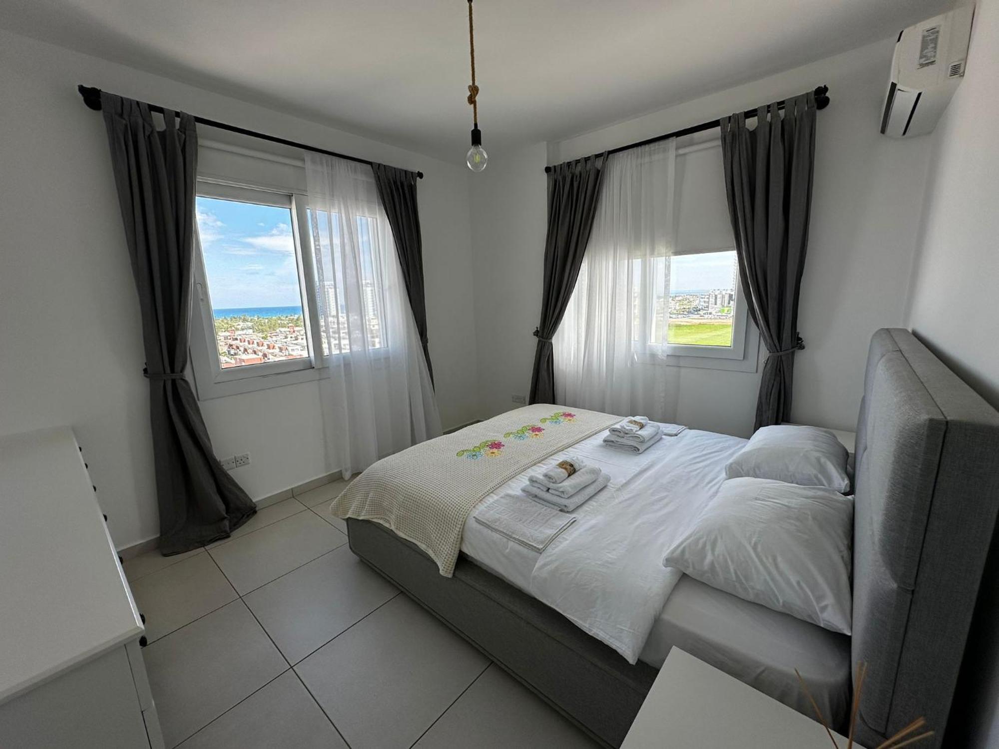 Royal Sun Sitesi ,2 Yatak Odali Deniz Manzarali Daire,iskele Longbeach Apartment *
