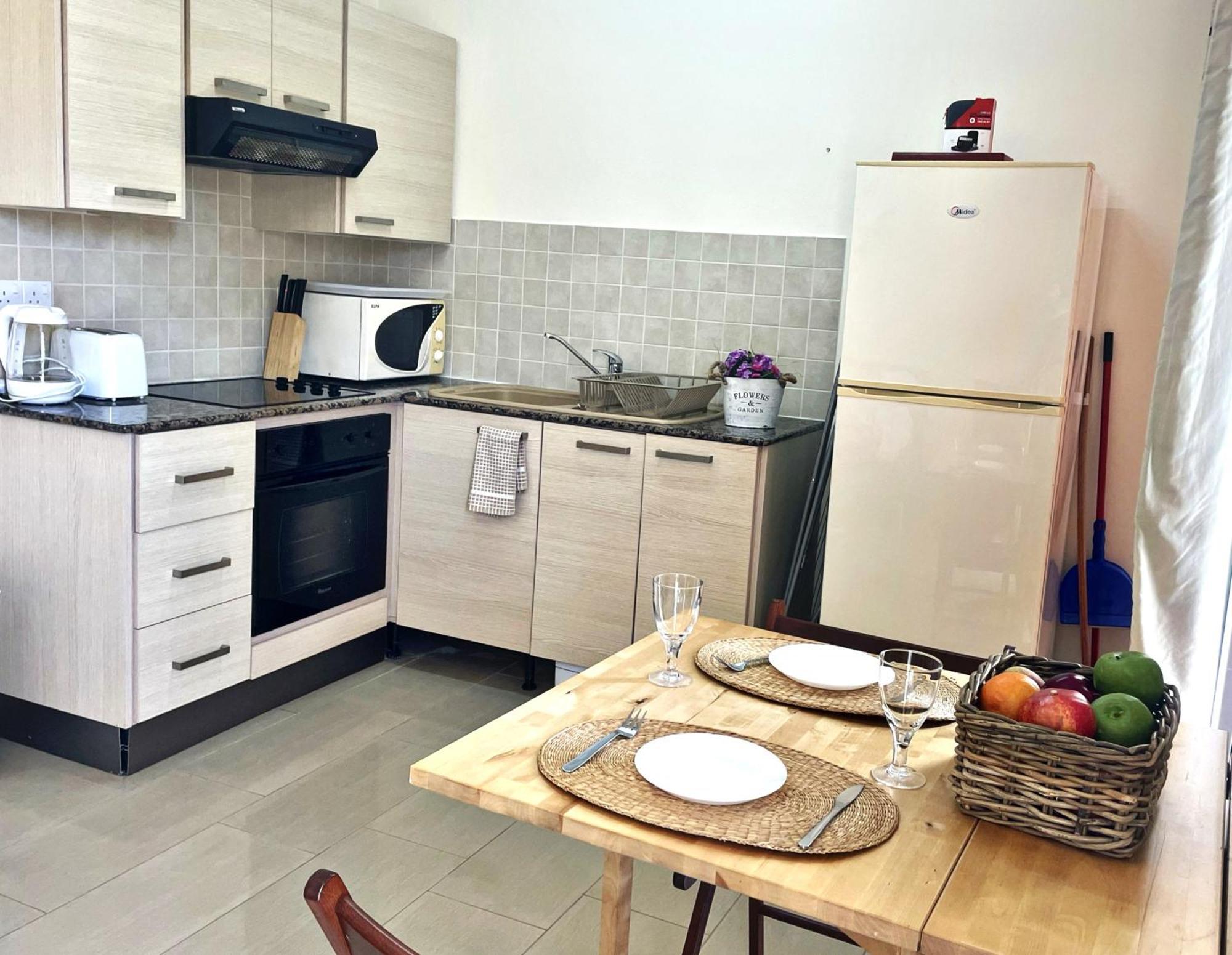 Kyklades & Appartement Paralimni