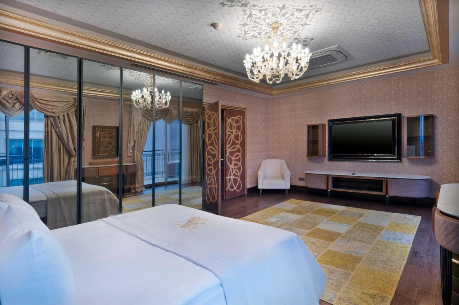 Cratos Premium Casino & Hotel