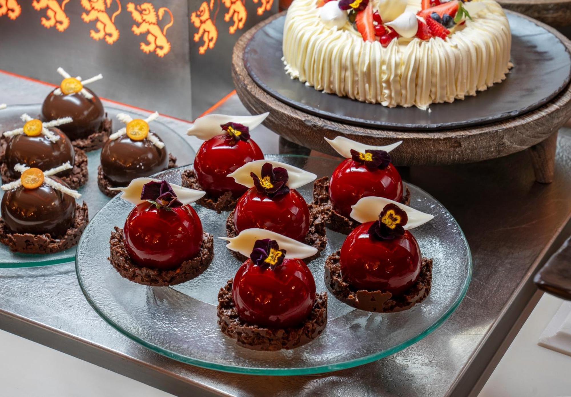 Cratos Premium Casino & Hotel 5*