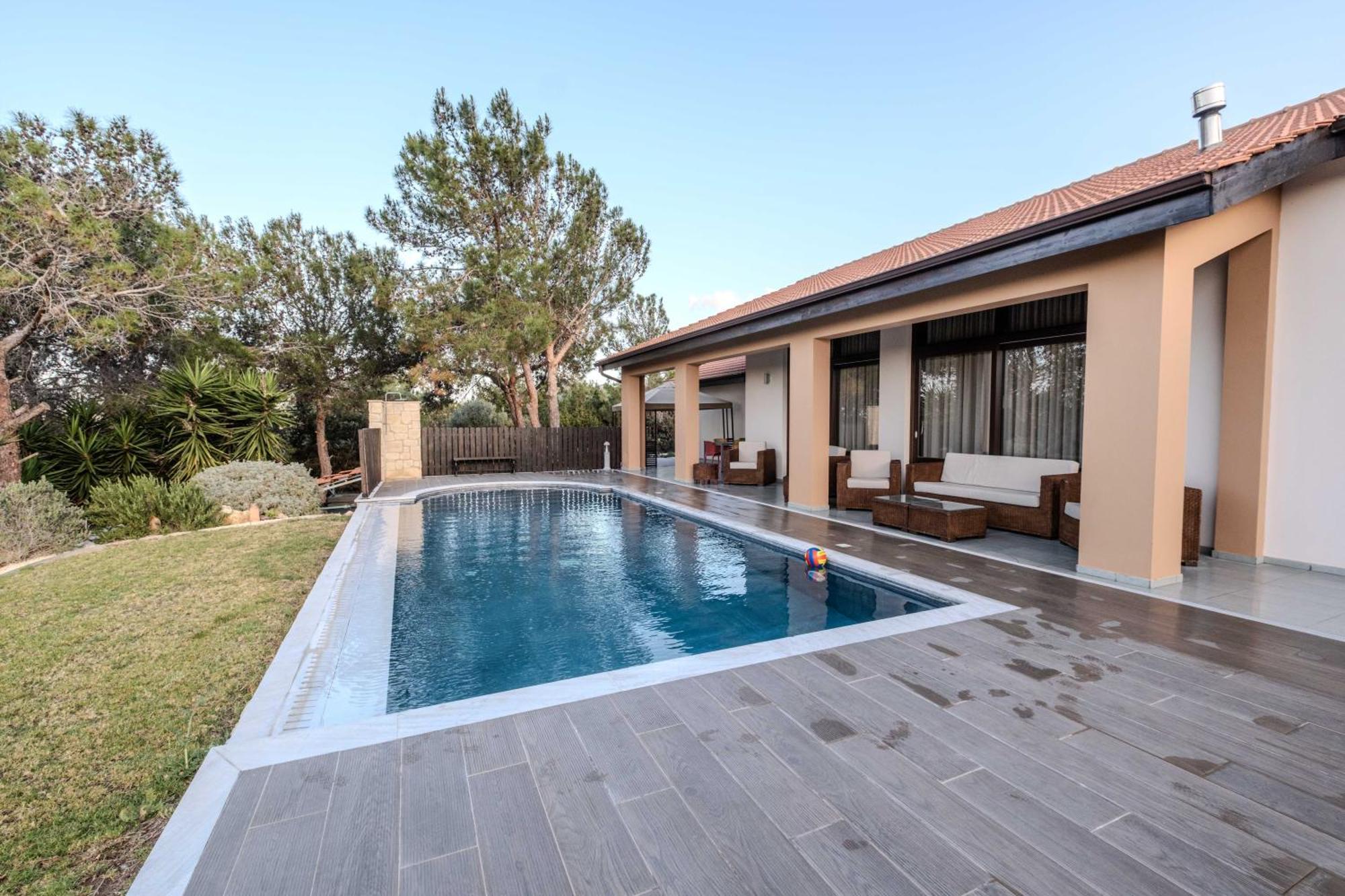 Pine And Olive Seahouse Neo Chorio