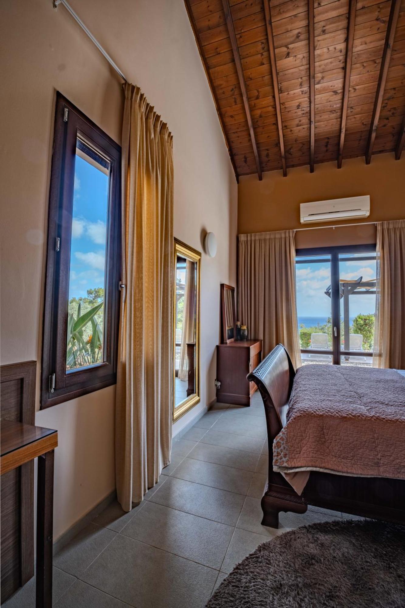 Pine And Olive Seahouse *