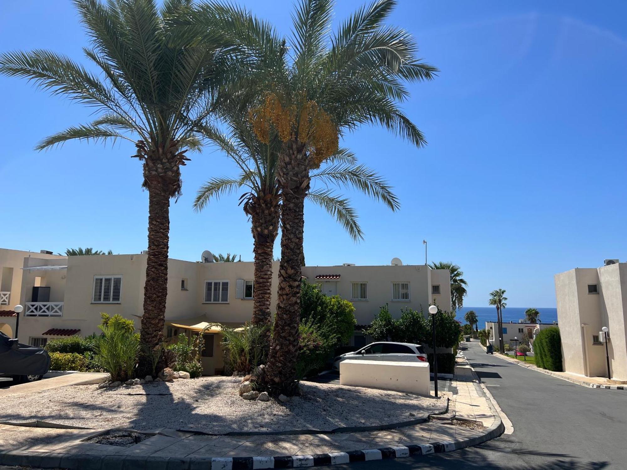 Modern Seaview Townhouse In Coral Bay (adults Only) Apartment