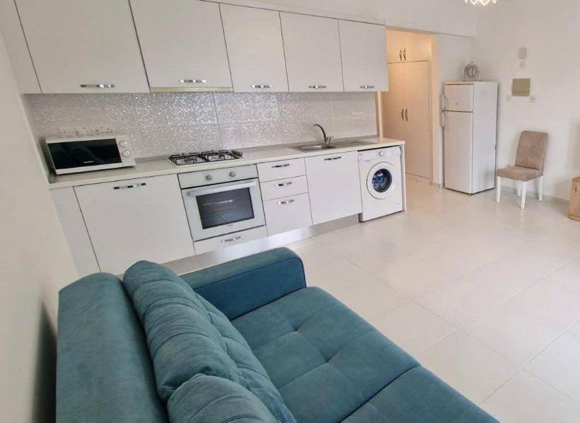 Beautiful With Pool View Apartment *