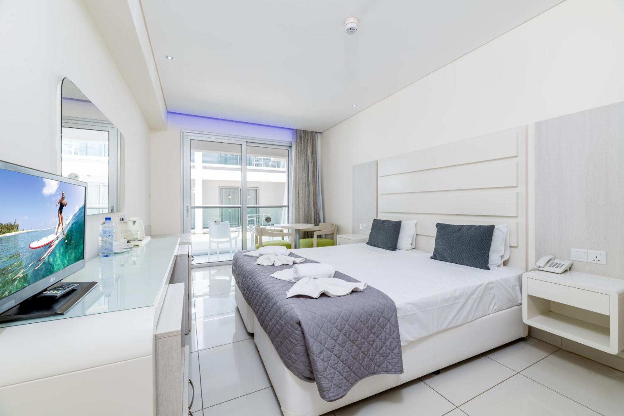 Tasia Maris Oasis Hotel 3*