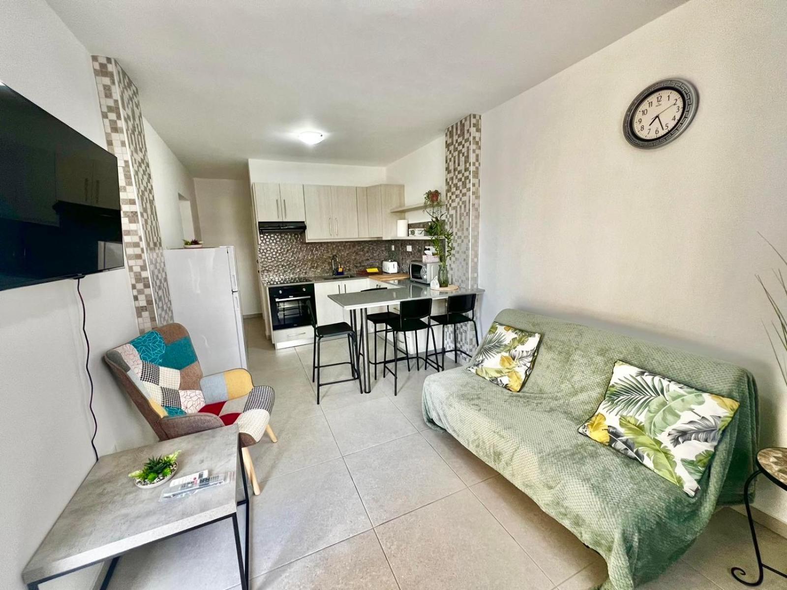 Apartment With Oleg C111 *