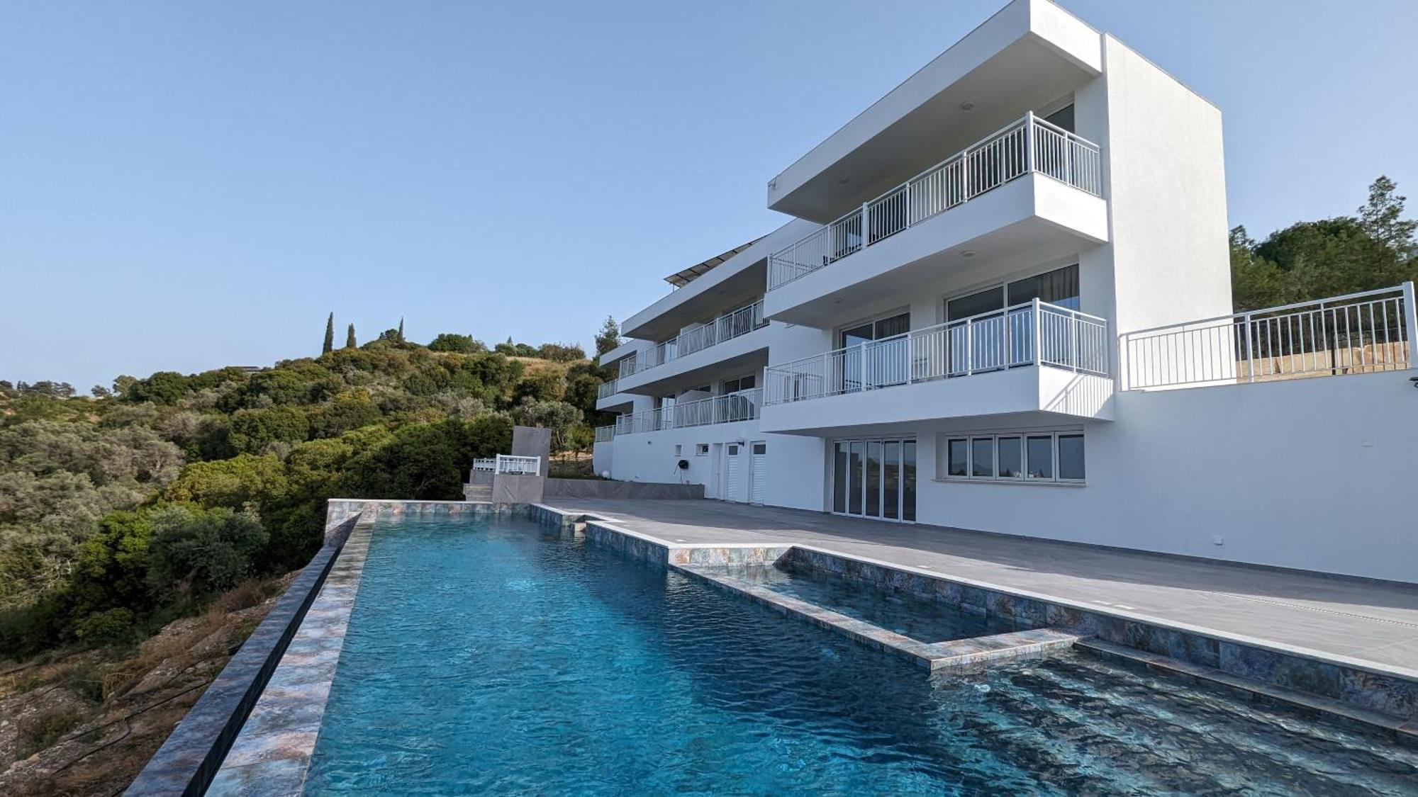 Akamas Throne Apartment *