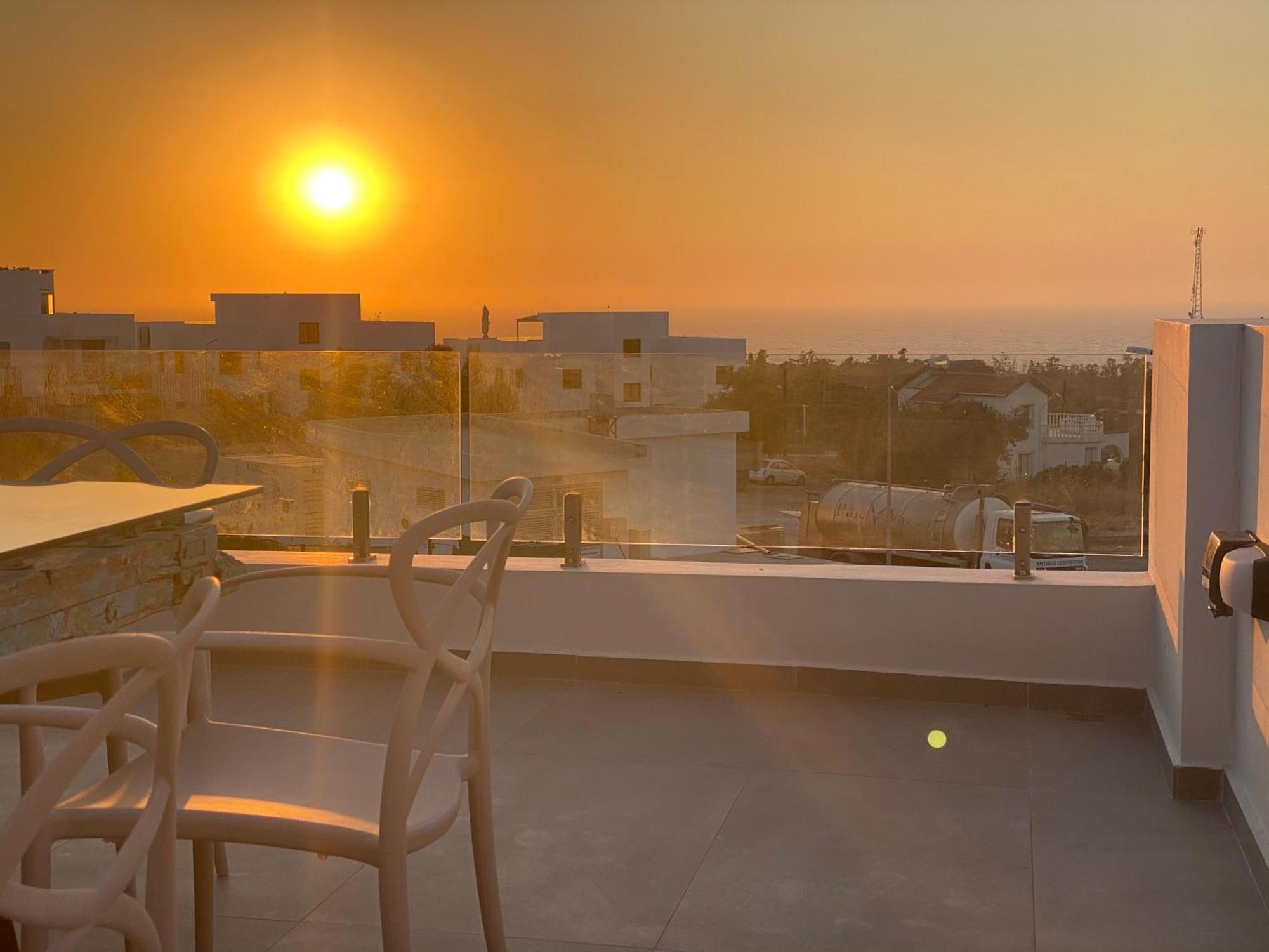 Apartment Premium Home: Bungalow-apartment Mit Rooftop Nahe Golfclub & Agios Georgios (Girne)