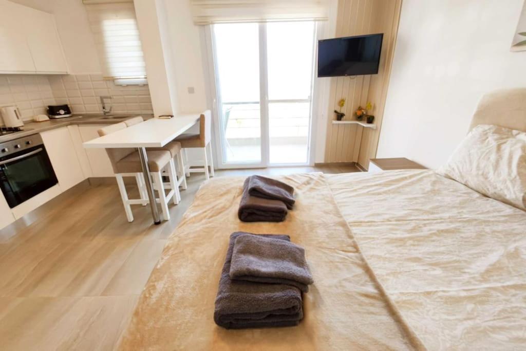 Thalassa Sea View Apartment