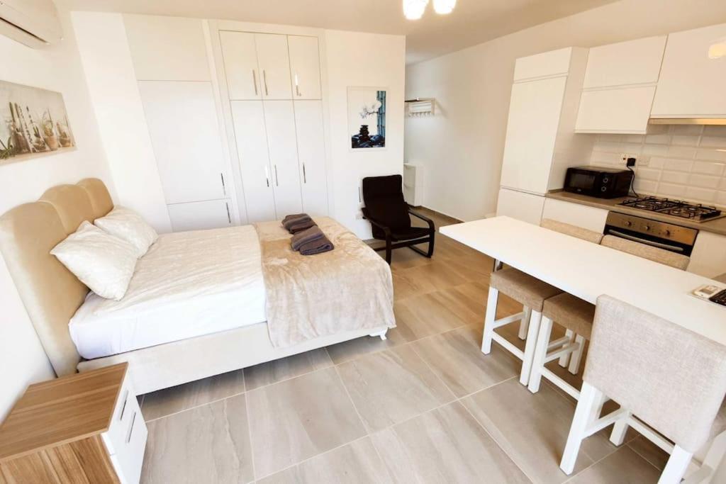 Thalassa Sea View Apartment