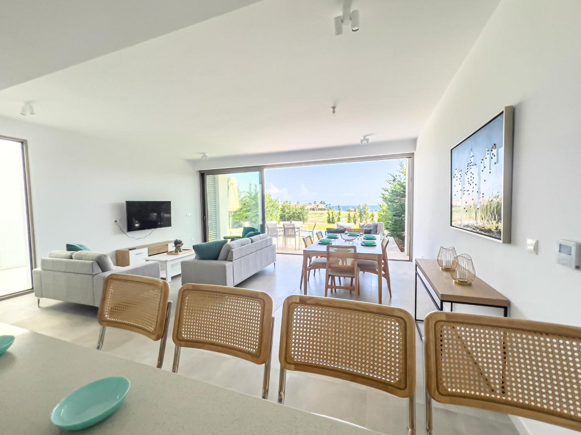 Villa Azure Vista Collection *