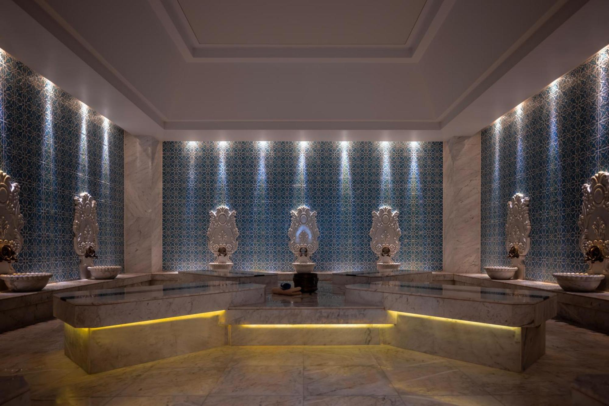 Concorde Luxury & Casino Hotel 5*