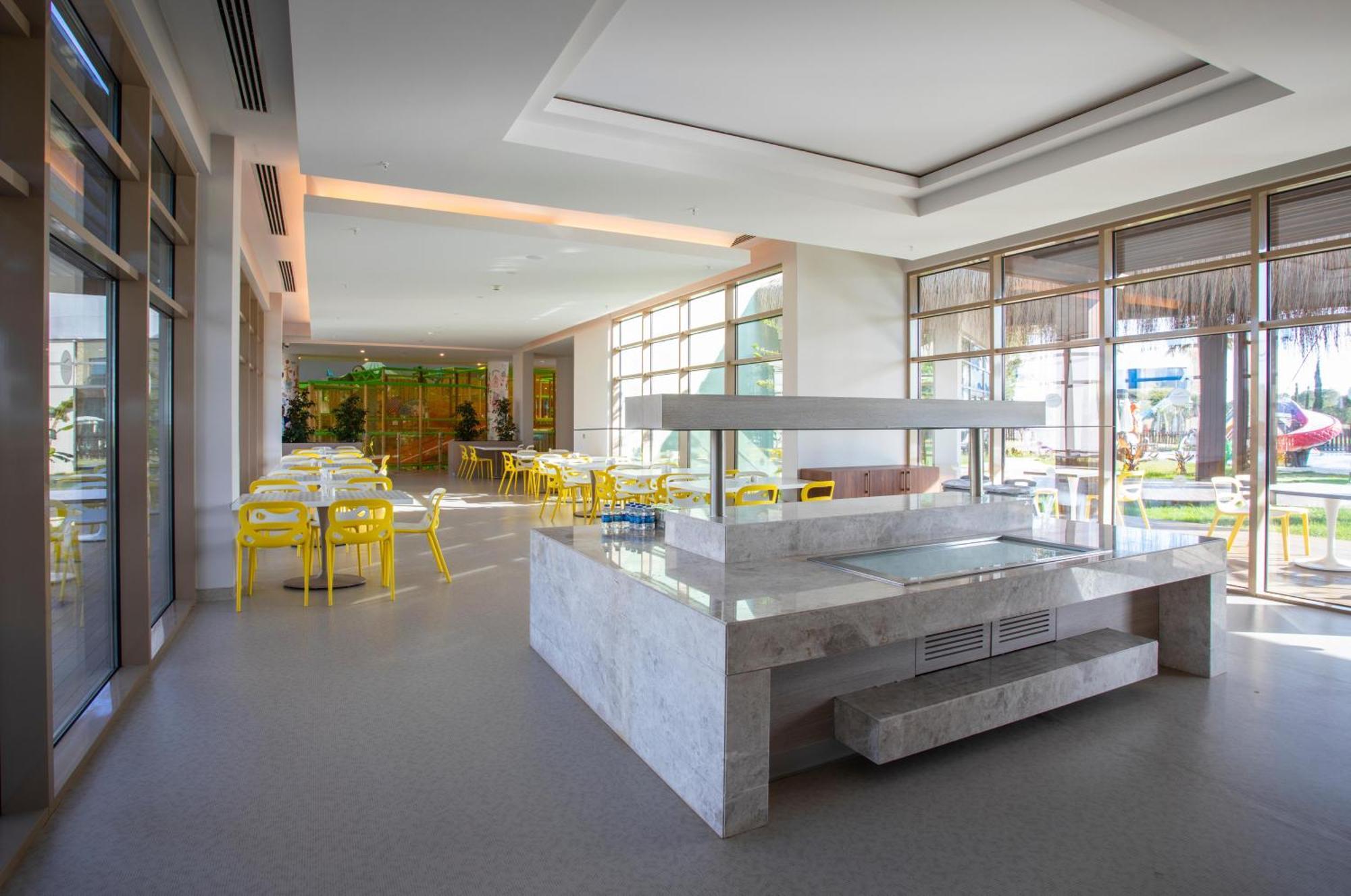 Concorde Luxury & Casino Hotel 5*
