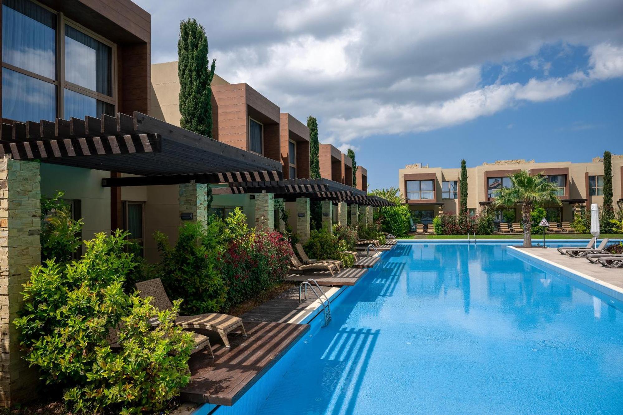 Concorde Luxury & Casino Hotel