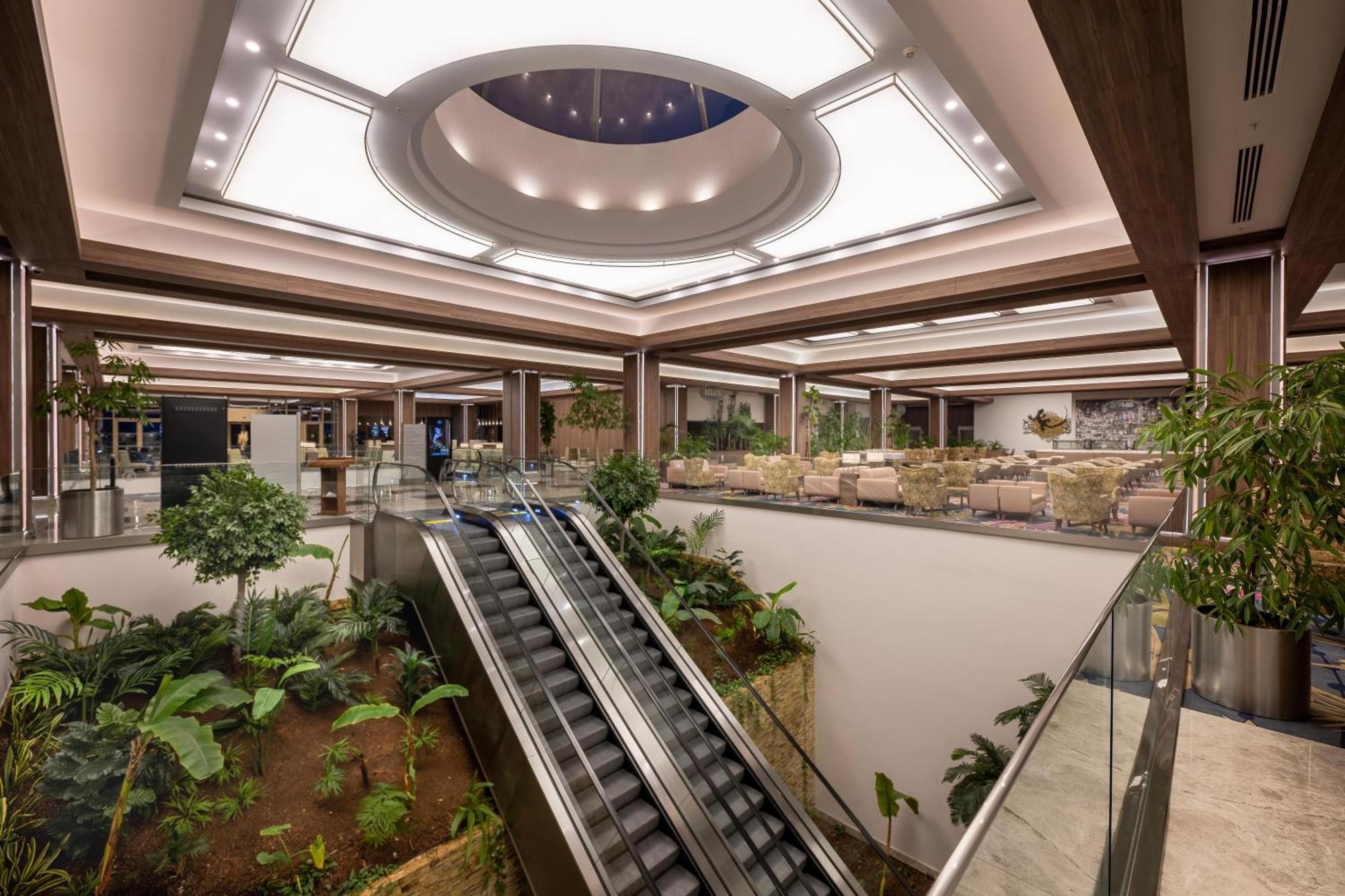 Concorde Luxury & Casino Hotel 5*