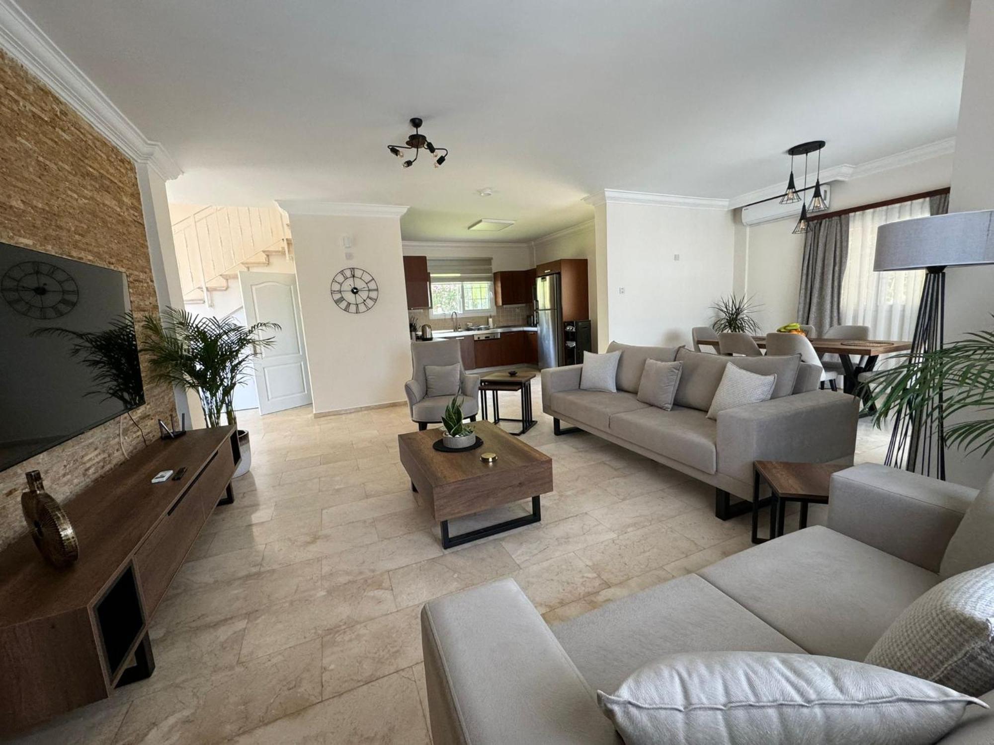 Hillside With Sea Views Villa