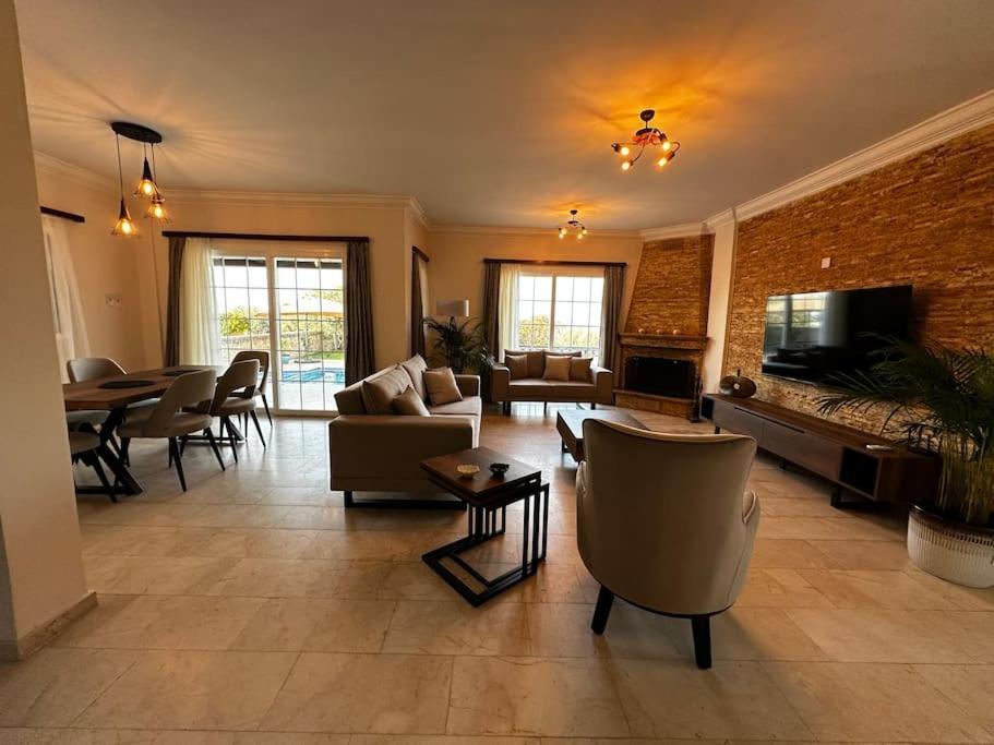 Hillside With Sea Views * Kyrenia (Northern Cyprus)