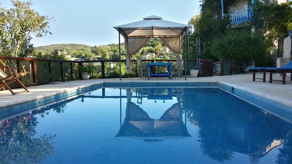Arodaphne Villa *