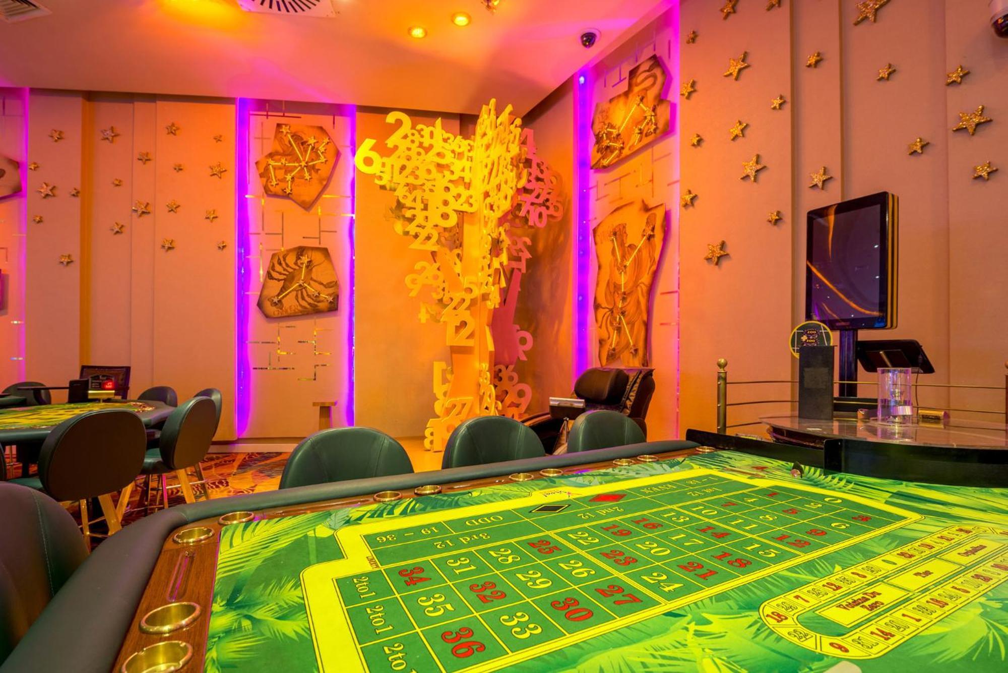 Vuni Palace & Casino & Hotel 5*