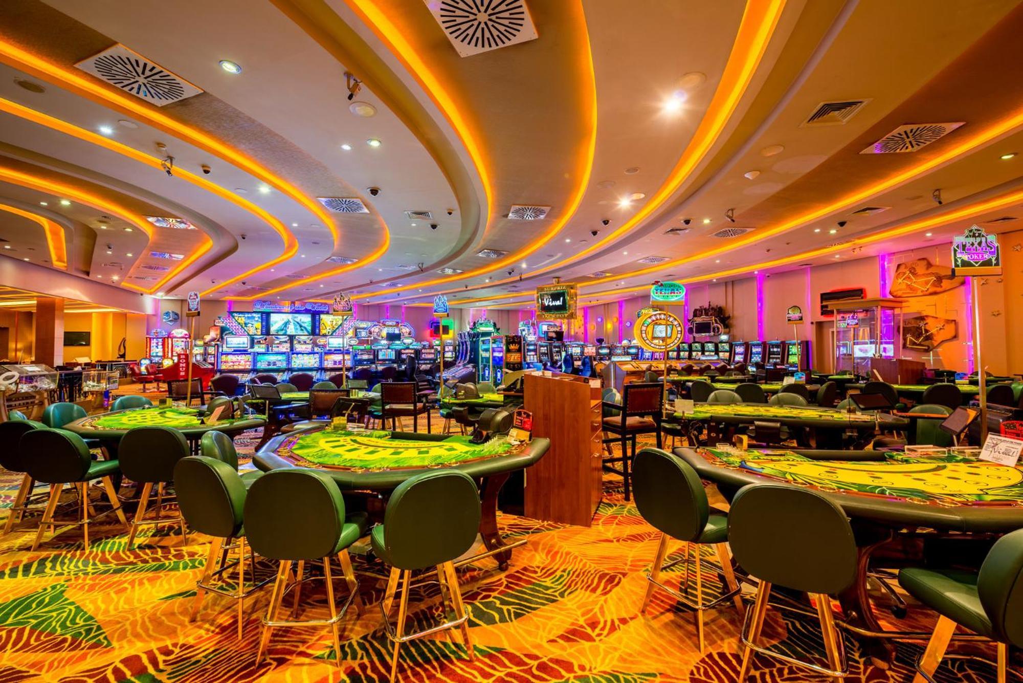 Vuni Palace & Casino & Hotel