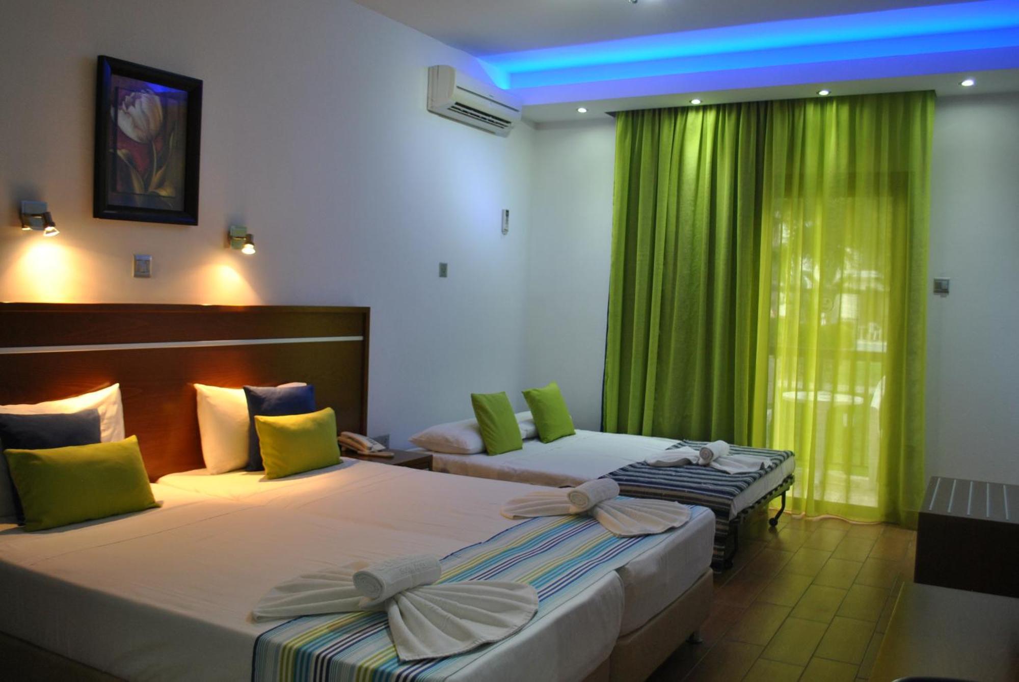 Aparthotel Loutsiana Deluxe Apts 3*