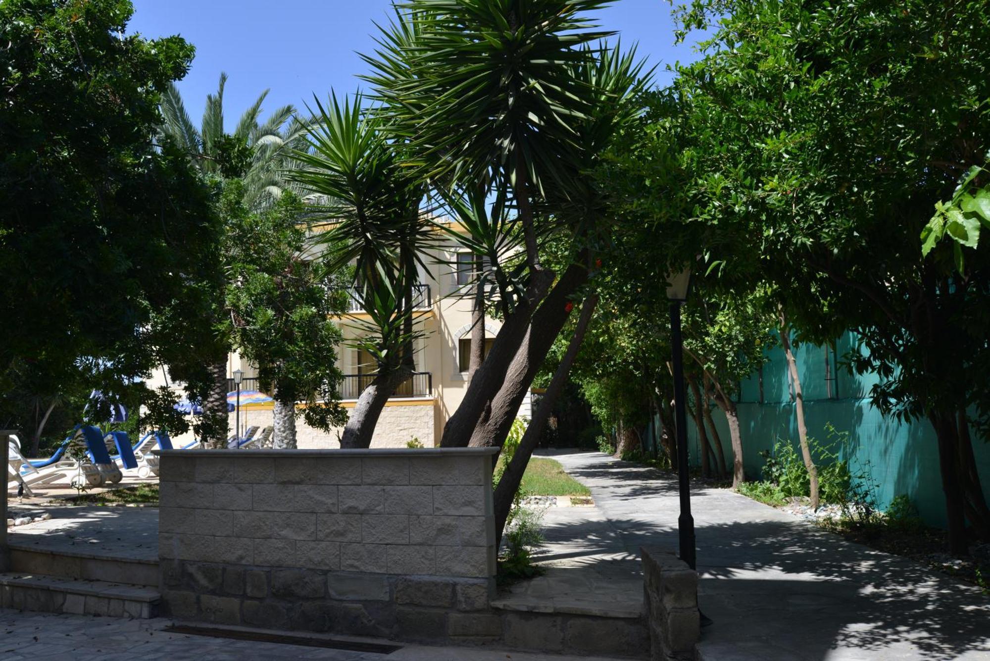 Aparthotel Odysseas & Eleni 2*