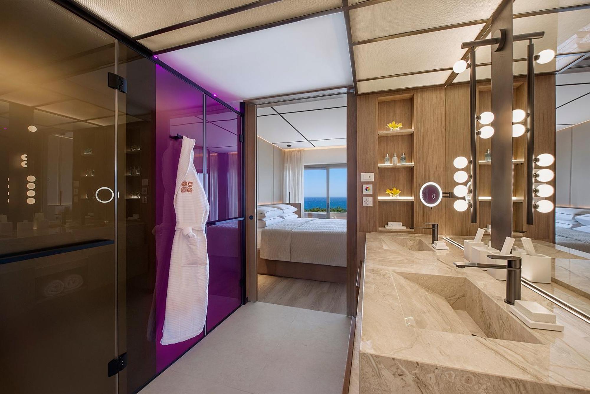 Four Seasons 5*